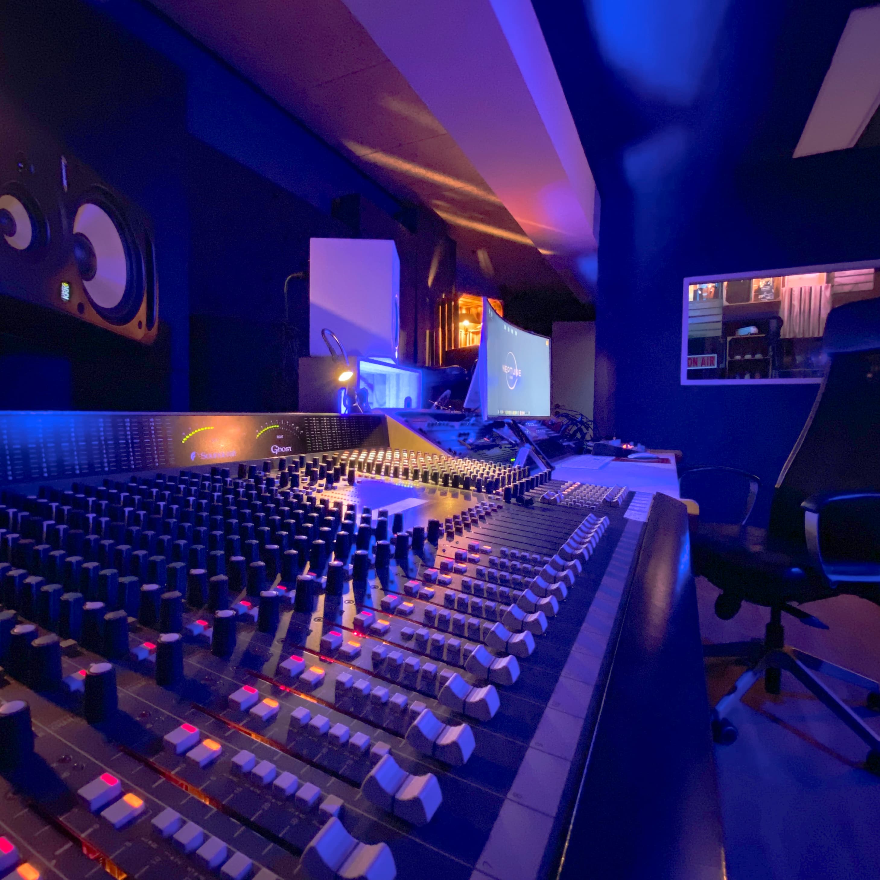 LE STUDIO SUR NEPTUNE